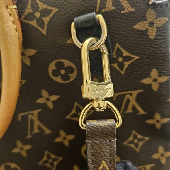 ⭐SOLD⭐ Louis Vuitton Monogram Bag - Marignan - Picture 5 of 16